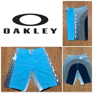 Oakley Board/Swim Trunks Size 34